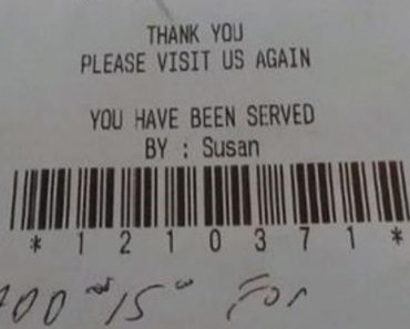 Elderly Woman Chokes At Restaurant And Manager Writes Insulting Note On Her Receipt