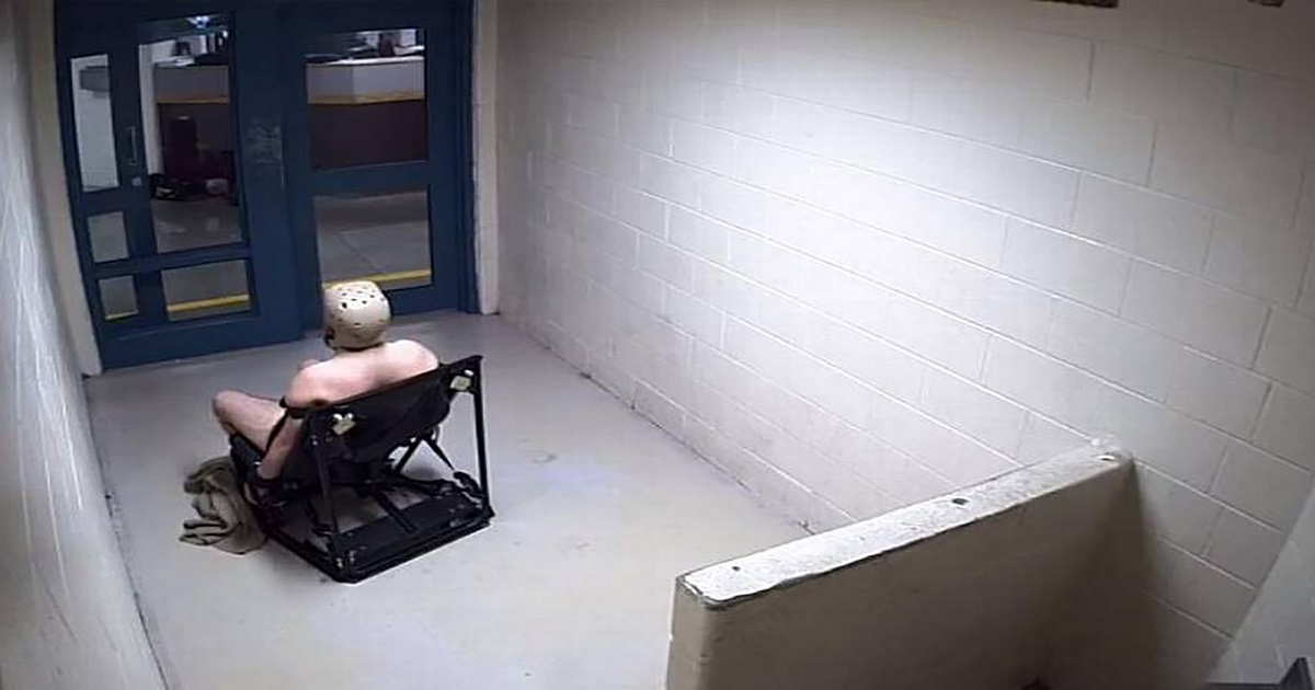 SEE IT: Deputies watch as naked inmate dies on cell floor 